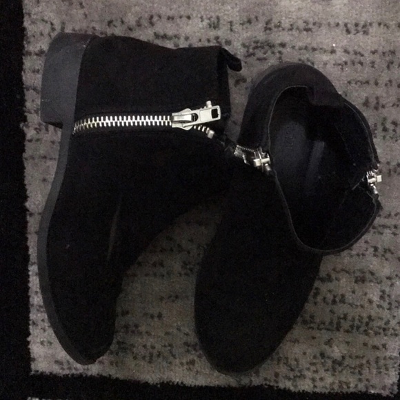 F21 faux suede ankle boots • sz 6 - Picture 3 of 3